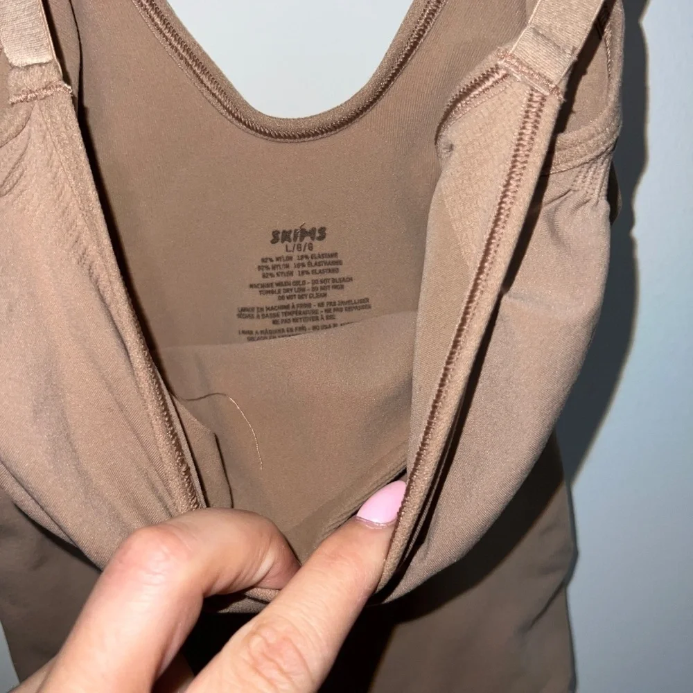 SKIMS SEAMLESS SCULPT MID THIGH BODYSUIT SIENNA LARGE